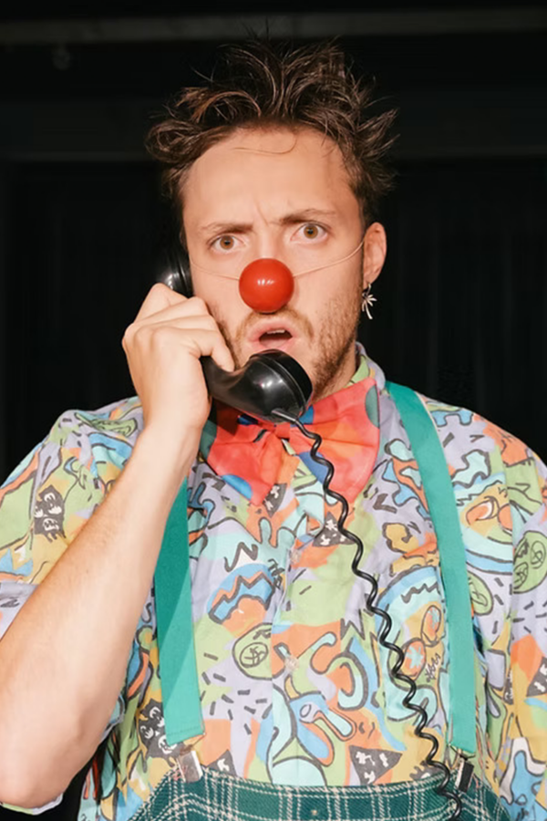 24.04.2025 10:30 <br> Im Auftrag des Herrn Direktor | Clowntheater mit Dario Zorell