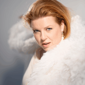 7.12.2025 19:00 <br> Home for Christmas | Simone Kopmajer + Steirische Volksmusiker